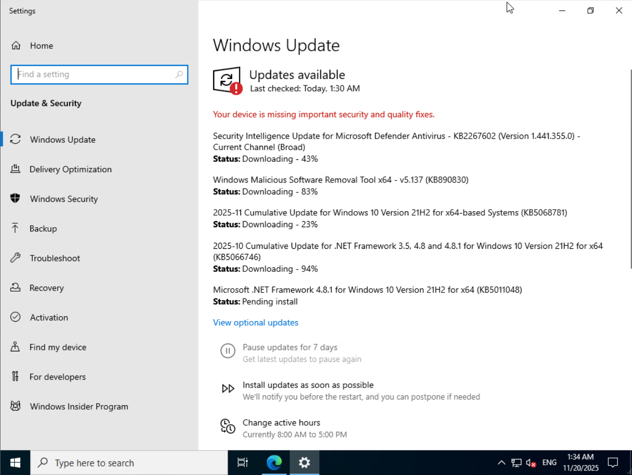 ۲- پنجره WIndows Update و آپدیت های در حال دانلود و نصب پنجره WIndows Update و آپدیت های در حال دانلود و نصب